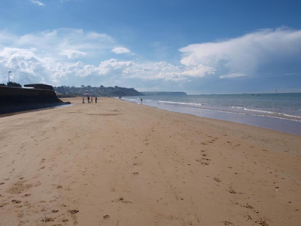 Appartement F1 mansardé à 100m de la plage, proche de Arromanches et des plages du Débarquement Saint-Come-de-Fresne Exterior foto